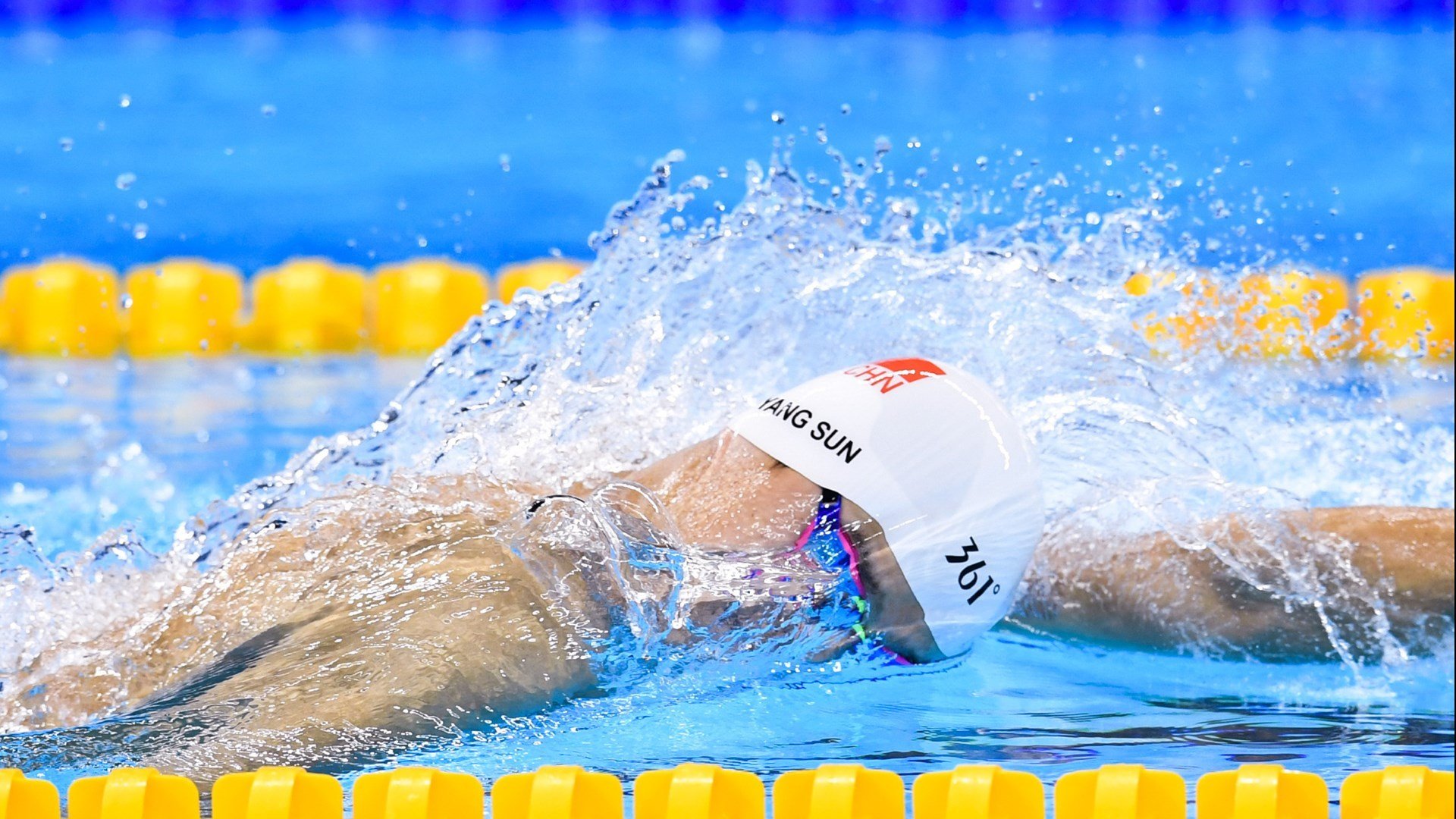 “三叉湖飞盘赛:空中飞盘与极速传球的完美碰撞”