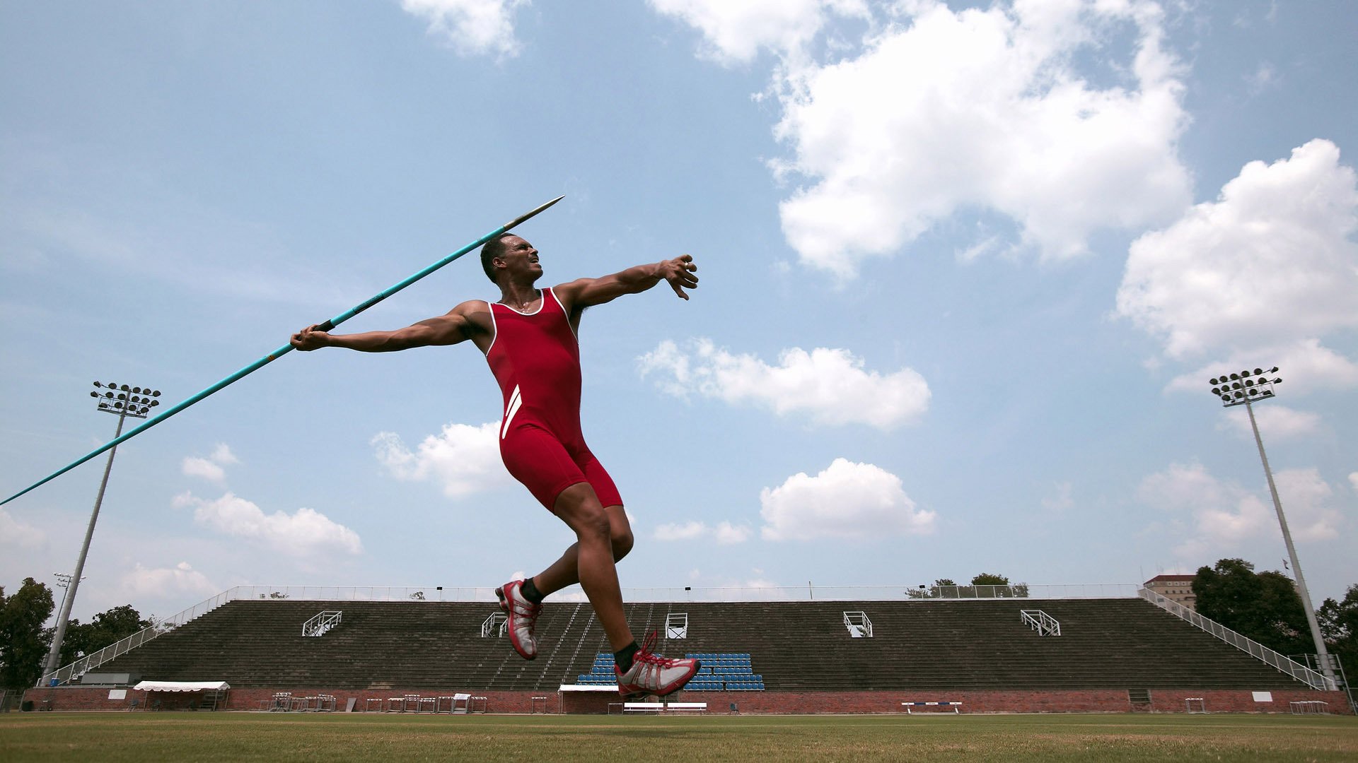 开云体育娱乐-“三叉湖赛场上的滚球对决，选手挑战极限精准度”